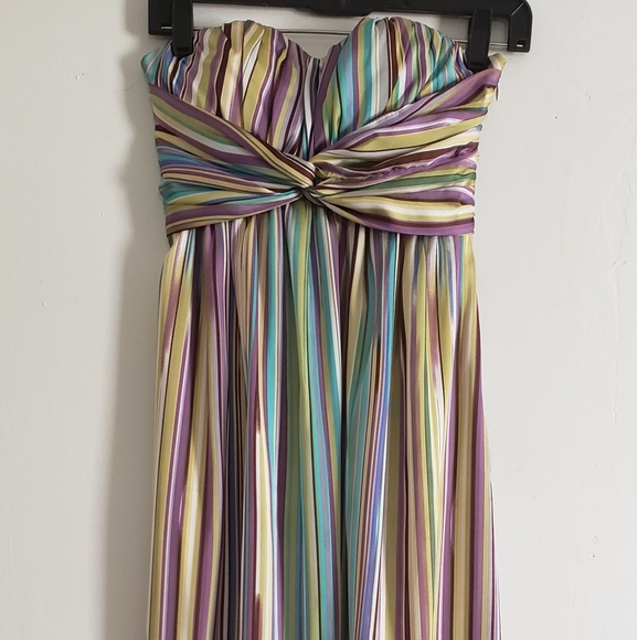 Dress - Picture 1 of 2